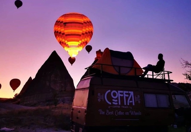 İbrahim Erkarakaş’tan Sokaklara Taşınan Kahve Hikayesi: 93 Model Minibüsten Doğan Marka